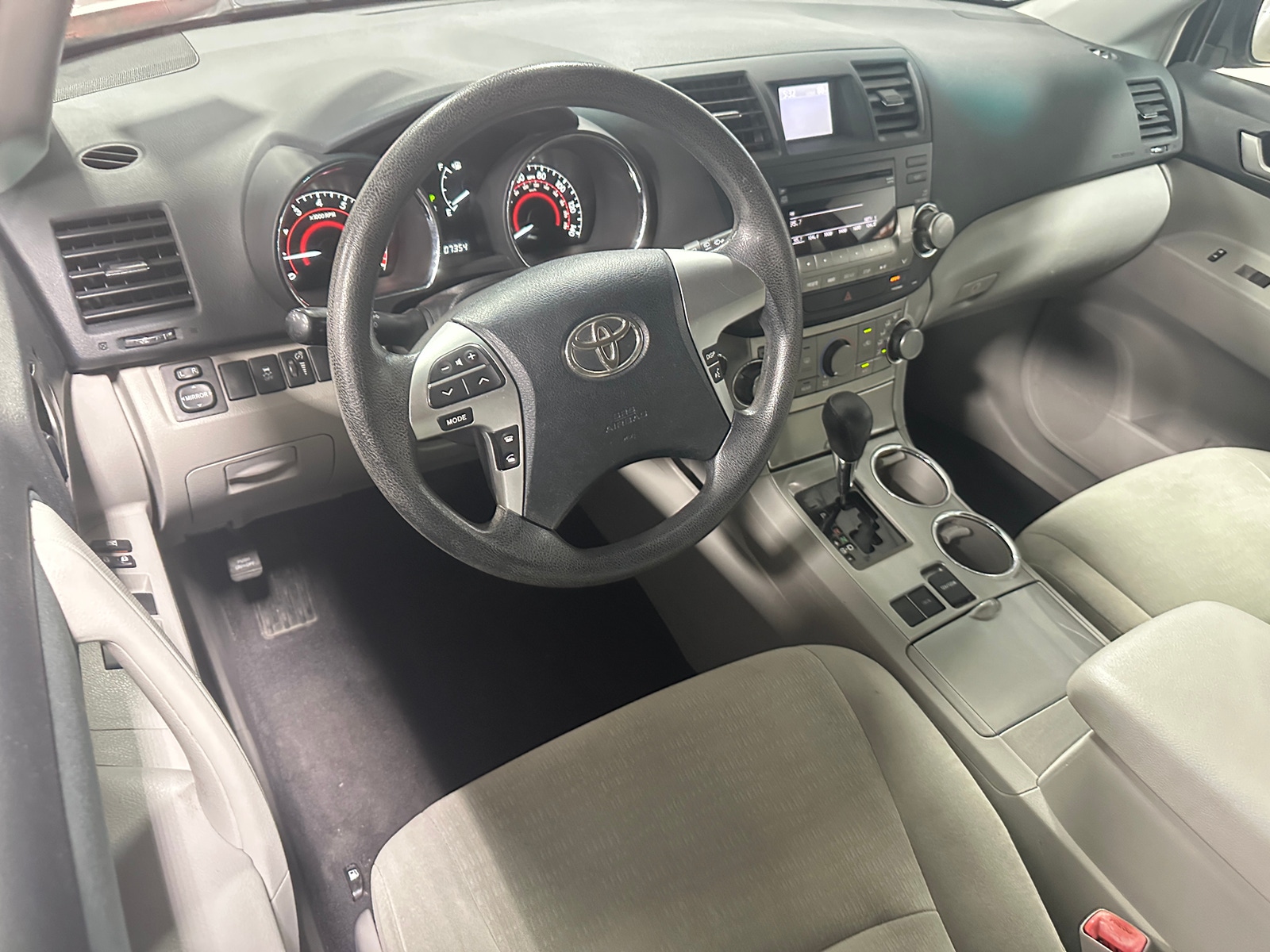 Thumbnail: 2012 Toyota Highlander - 3