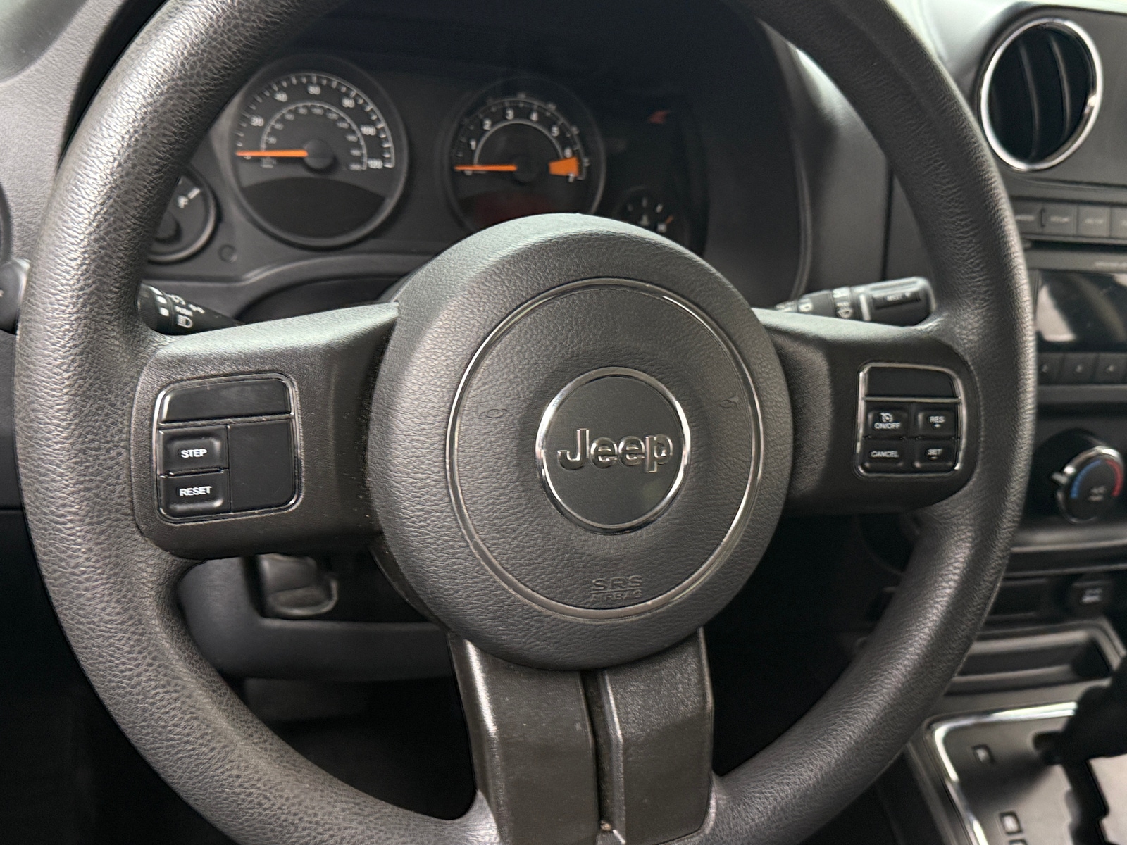 Thumbnail: 2015 Jeep Patriot - 5