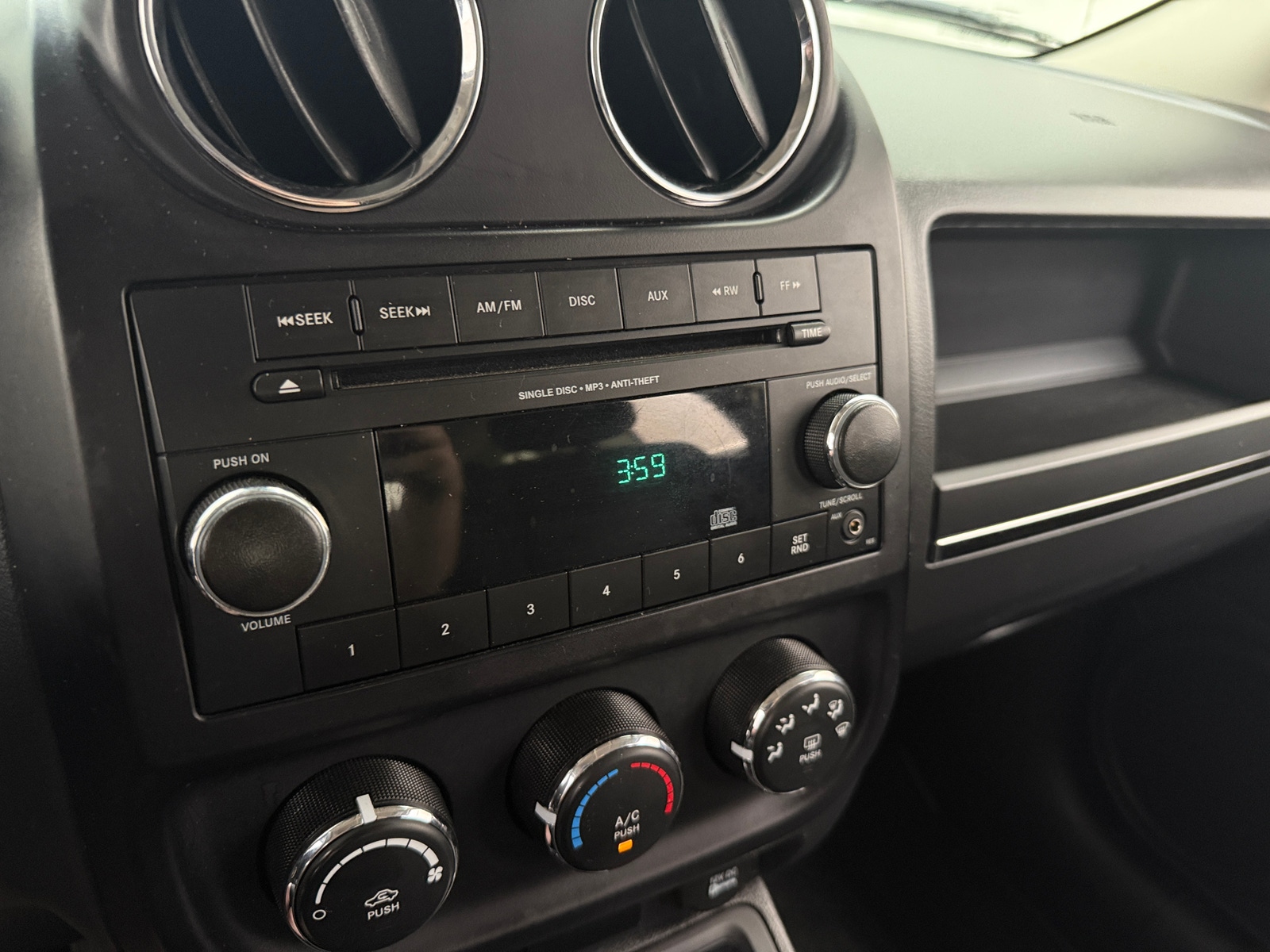 Thumbnail: 2015 Jeep Patriot - 4