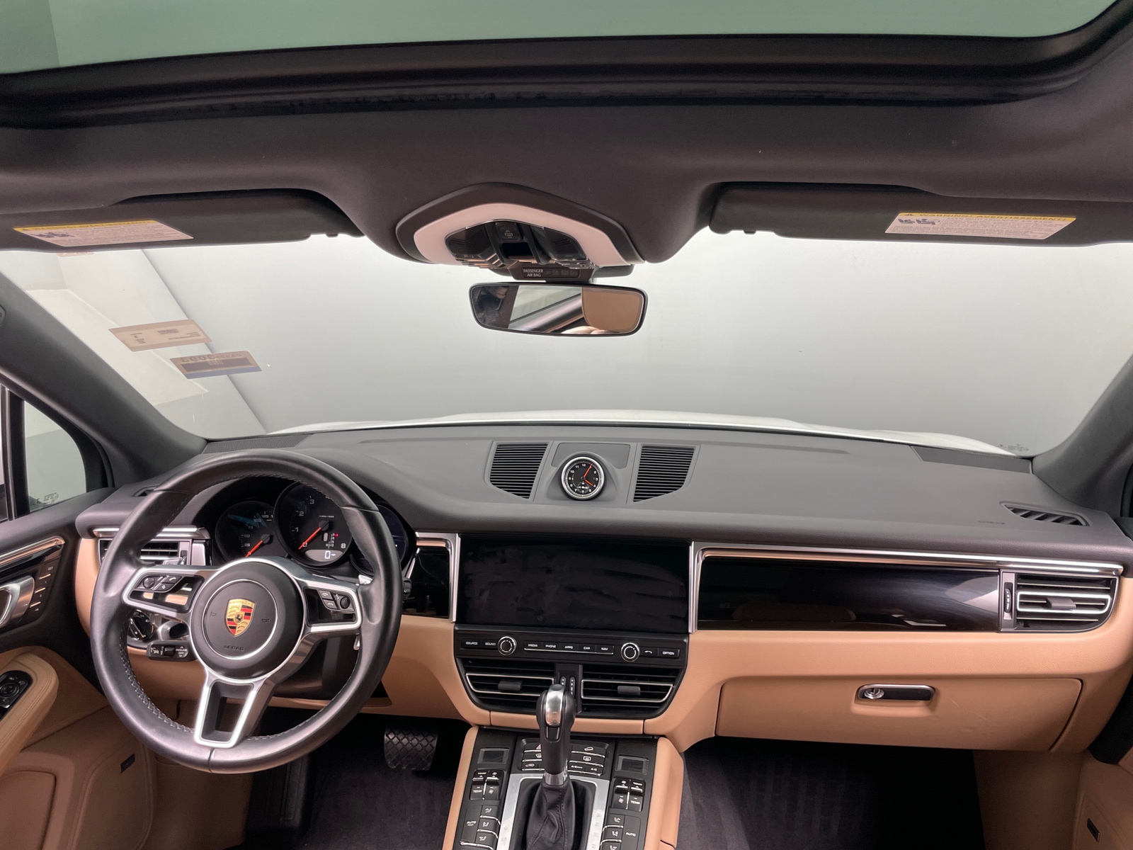 Thumbnail: 2021 Porsche Macan - 2