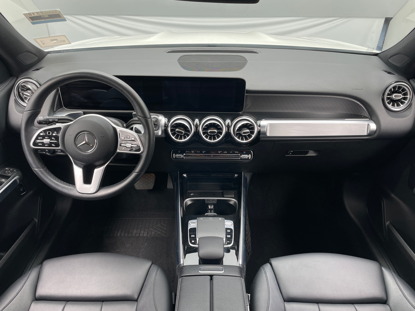 Thumbnail: 2020 Mercedes-Benz GLB - 2