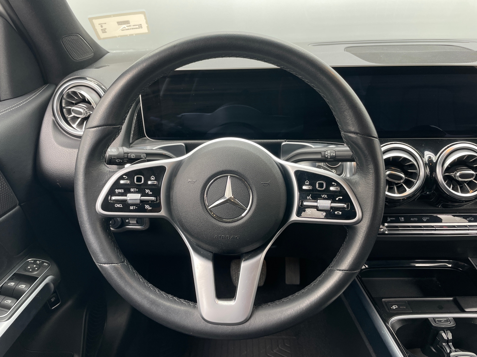 Thumbnail: 2020 Mercedes-Benz GLB - 4
