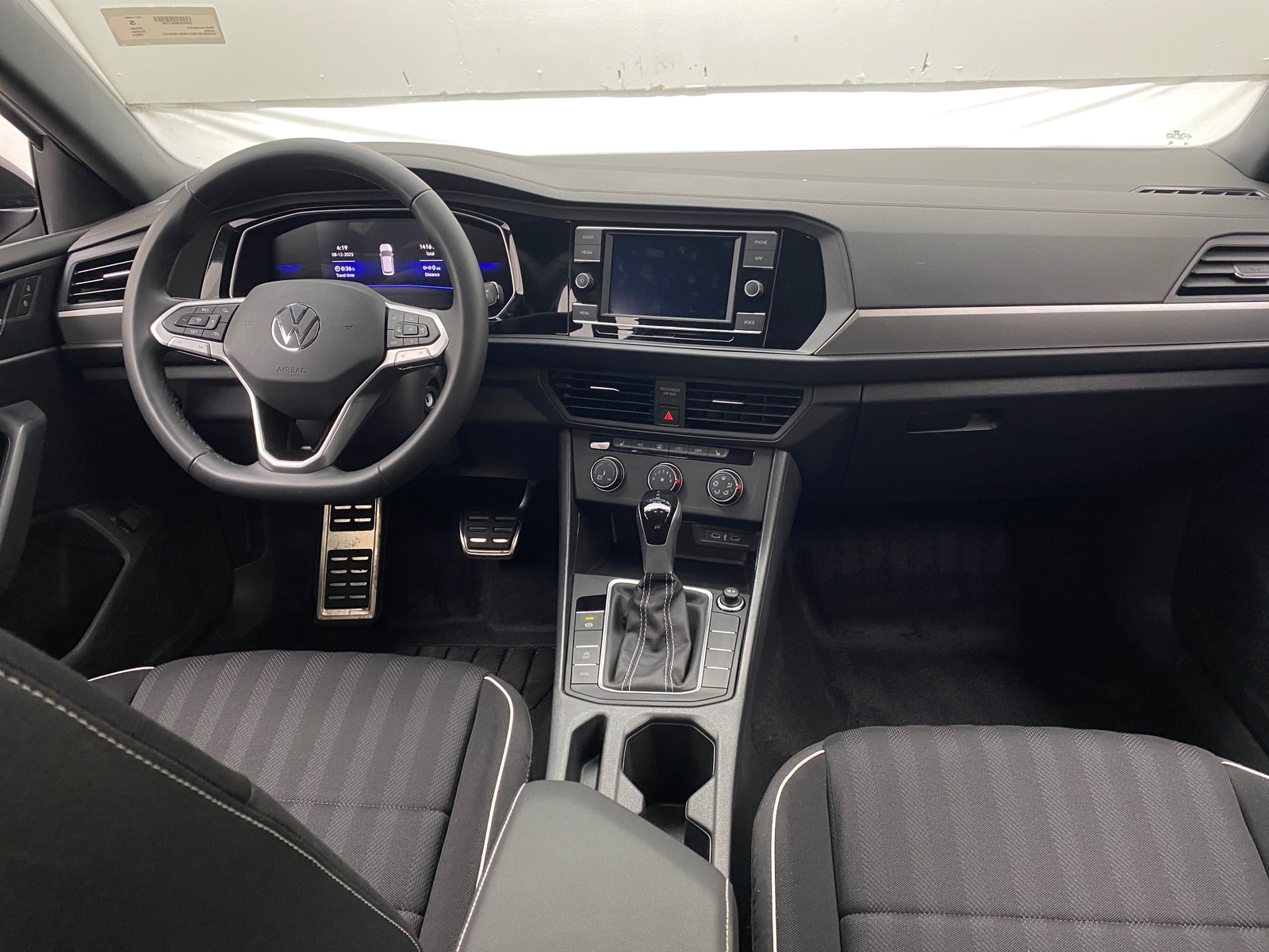 Thumbnail: 2024 Volkswagen Jetta - 3