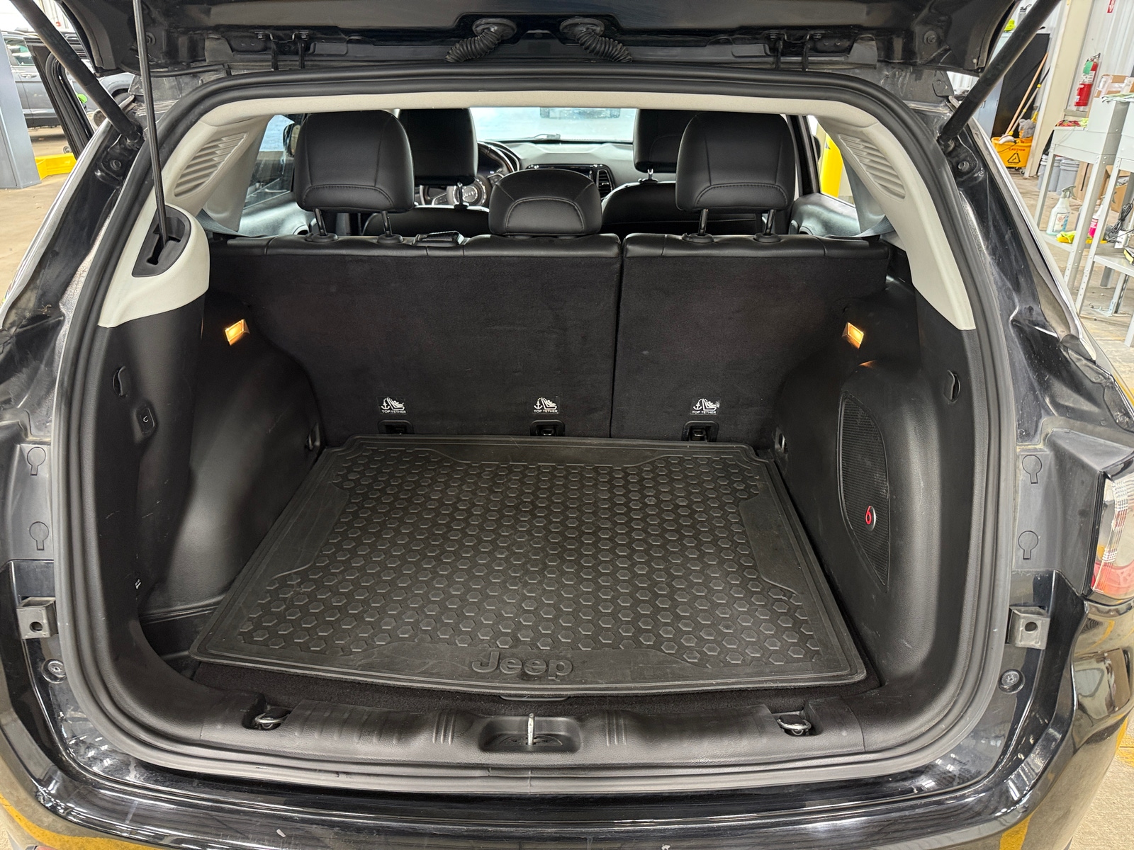 Thumbnail: 2018 Jeep Compass - 6