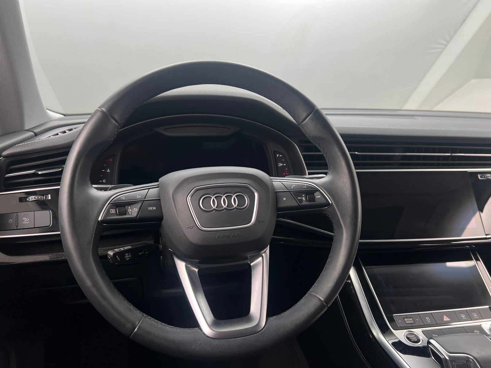 Thumbnail: 2023 Audi Q7 - 4