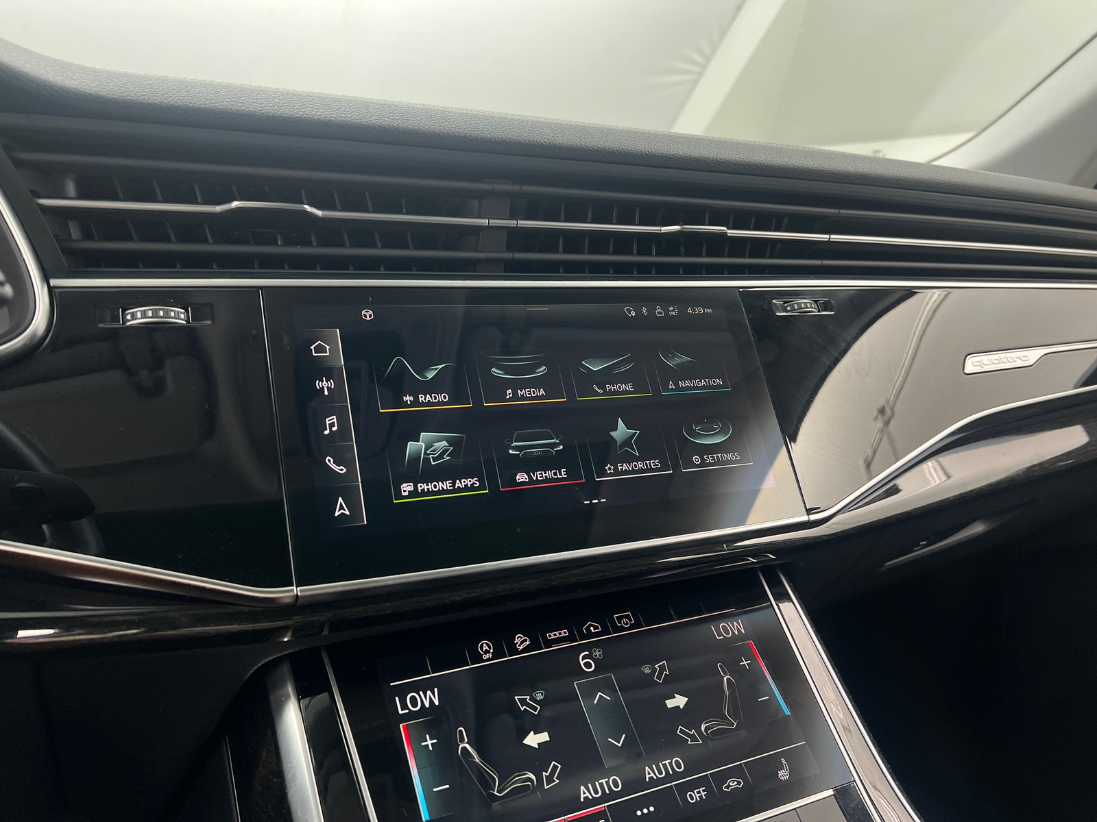Thumbnail: 2023 Audi Q7 - 3