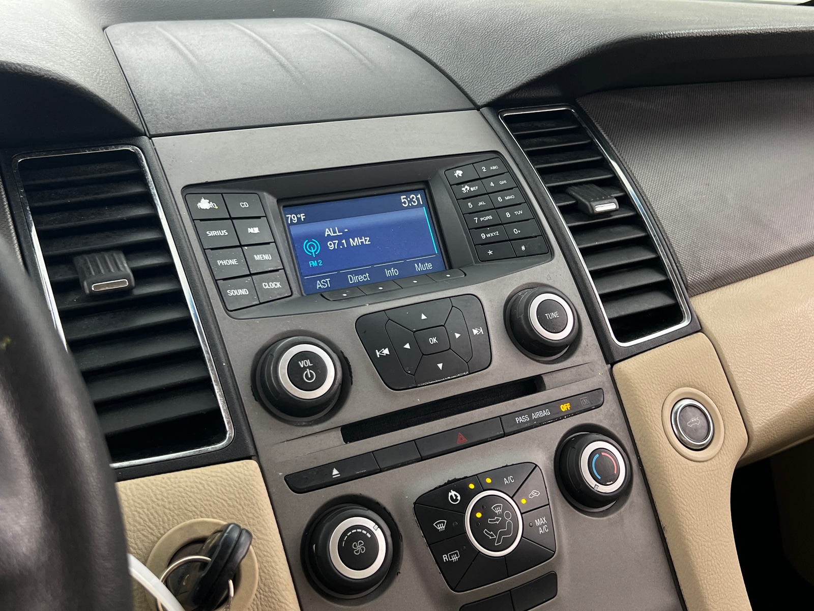 Thumbnail: 2018 Ford Taurus - 4