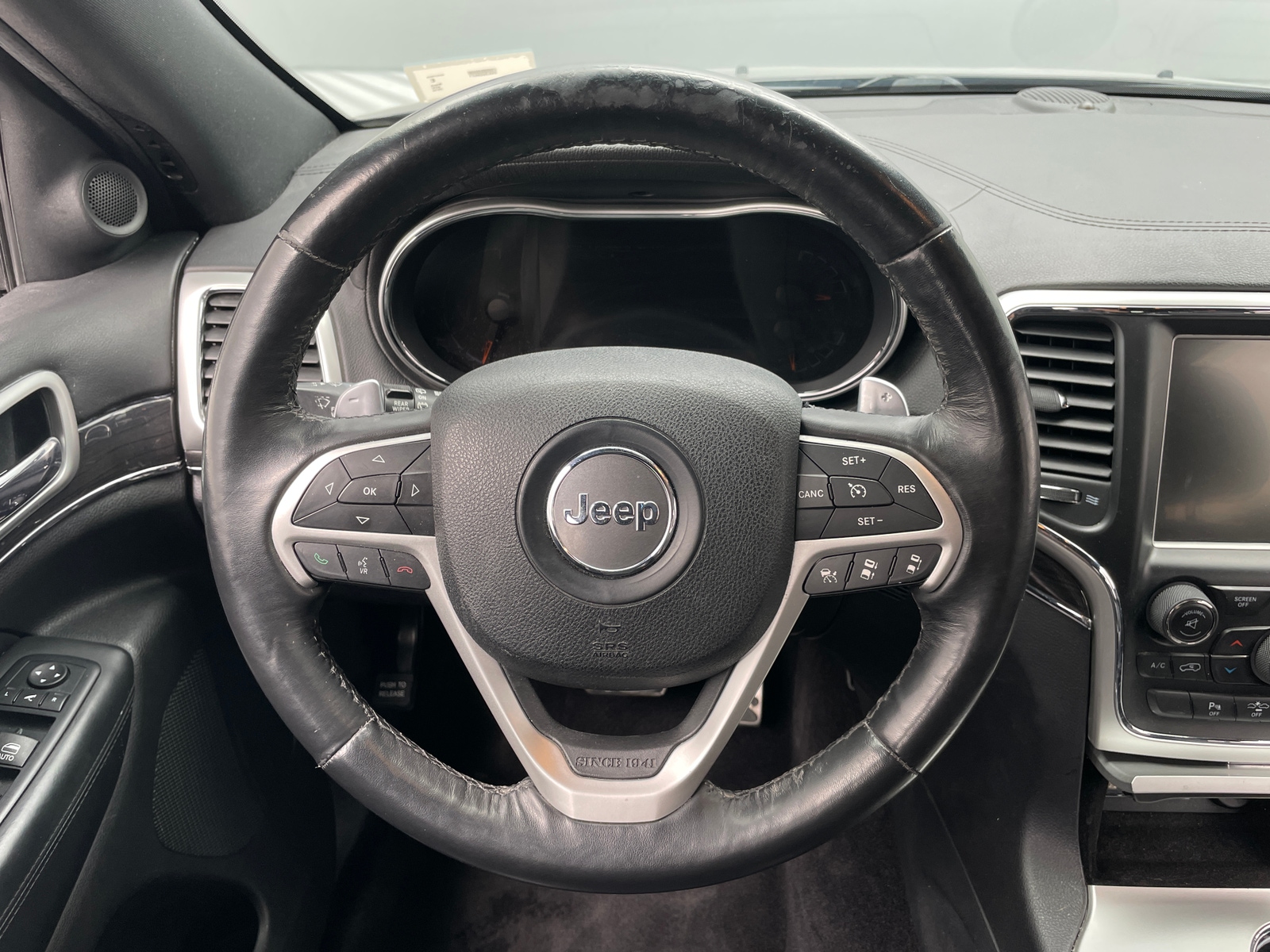 Thumbnail: 2015 Jeep Grand Cherokee - 4
