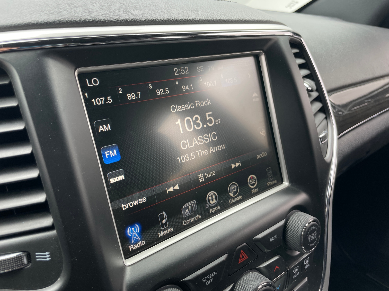 Thumbnail: 2015 Jeep Grand Cherokee - 3