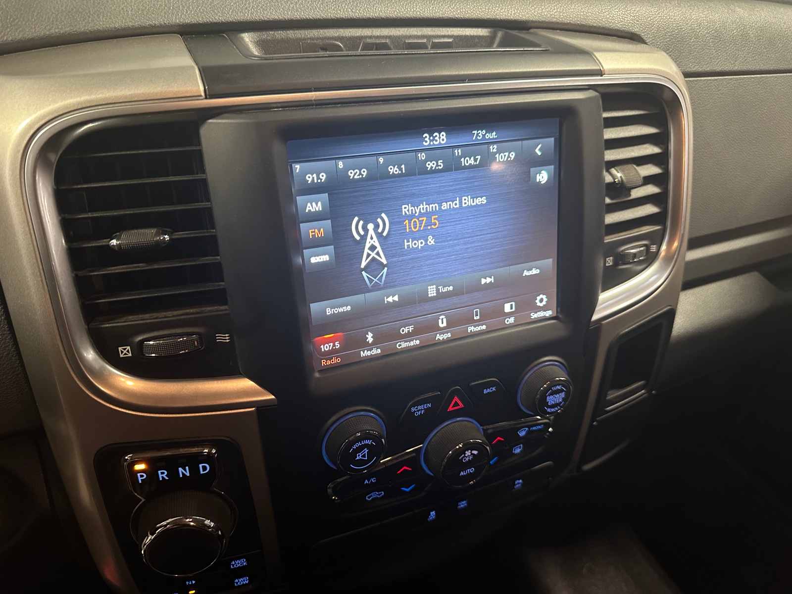 Thumbnail: 2019 RAM 1500 Classic - 4