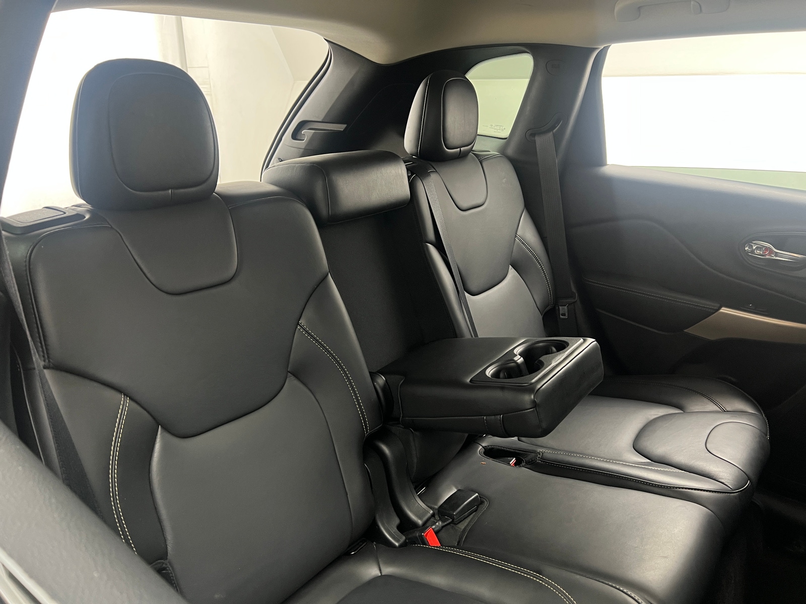 Thumbnail: 2018 Jeep Cherokee - 5