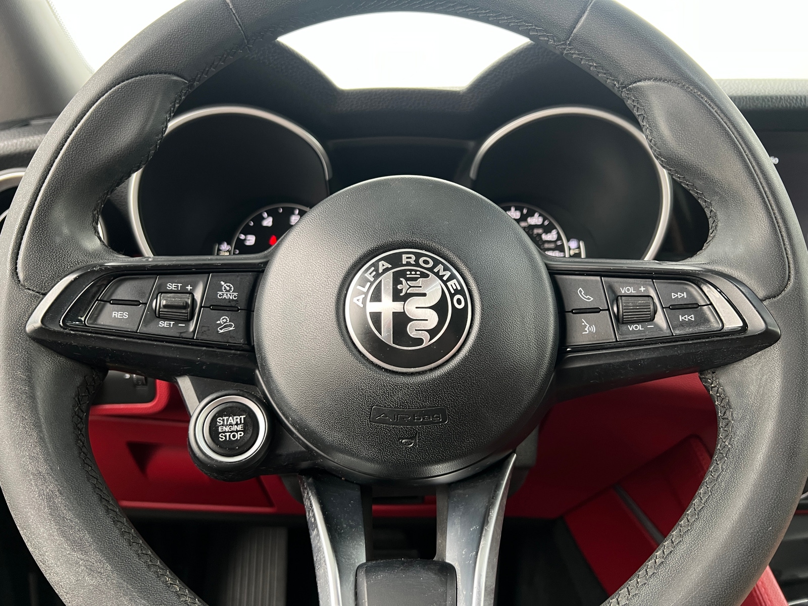 Thumbnail: 2020 Alfa Romeo Stelvio - 4