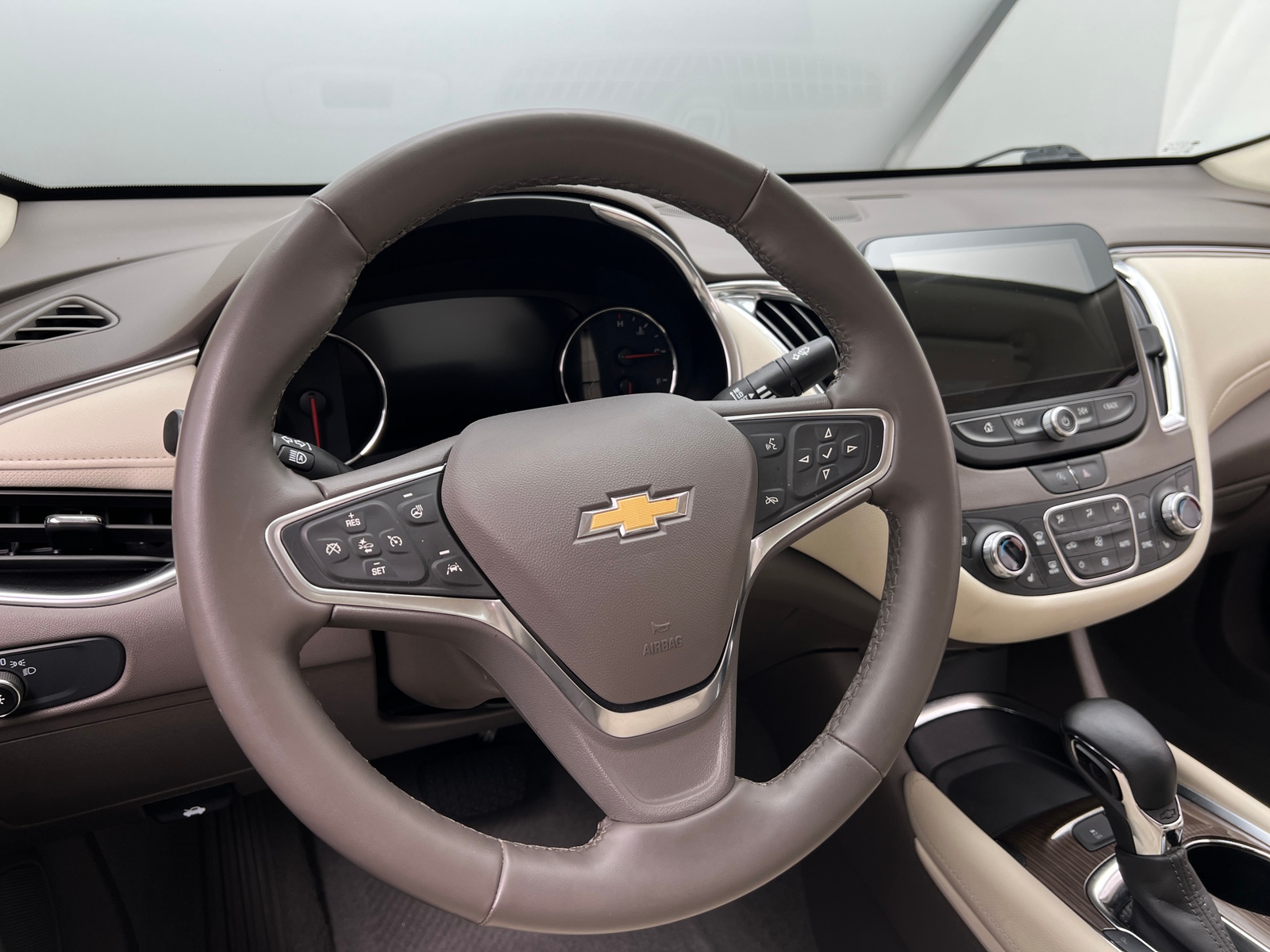 Thumbnail: 2024 Chevrolet Malibu - 4