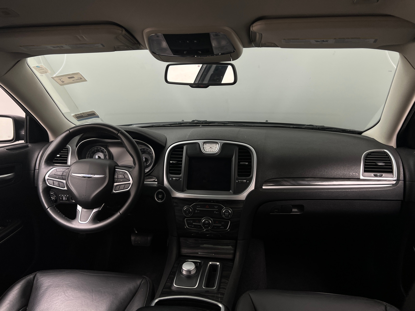 Thumbnail: 2022 Chrysler 300 - 2