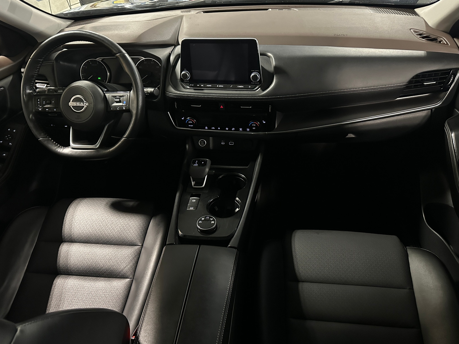 Thumbnail: 2022 Nissan Rogue - 3