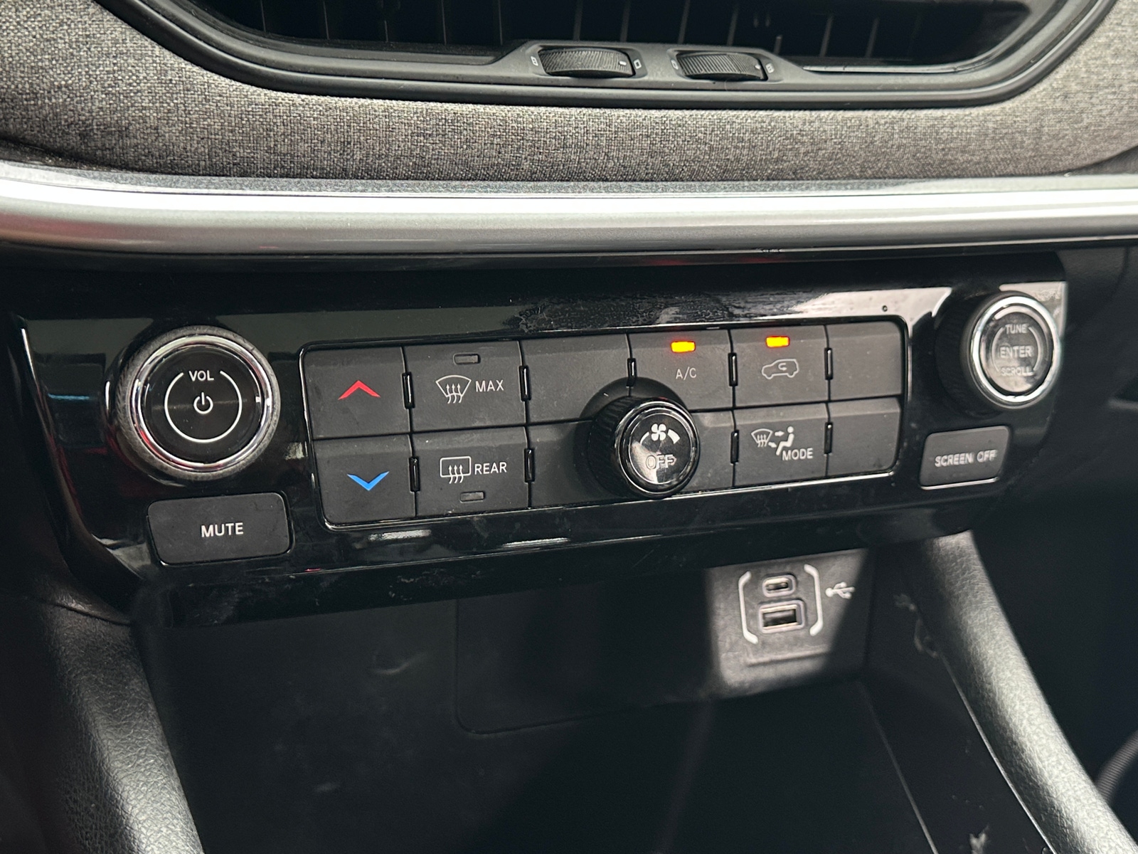 Thumbnail: 2022 Jeep Compass - 4