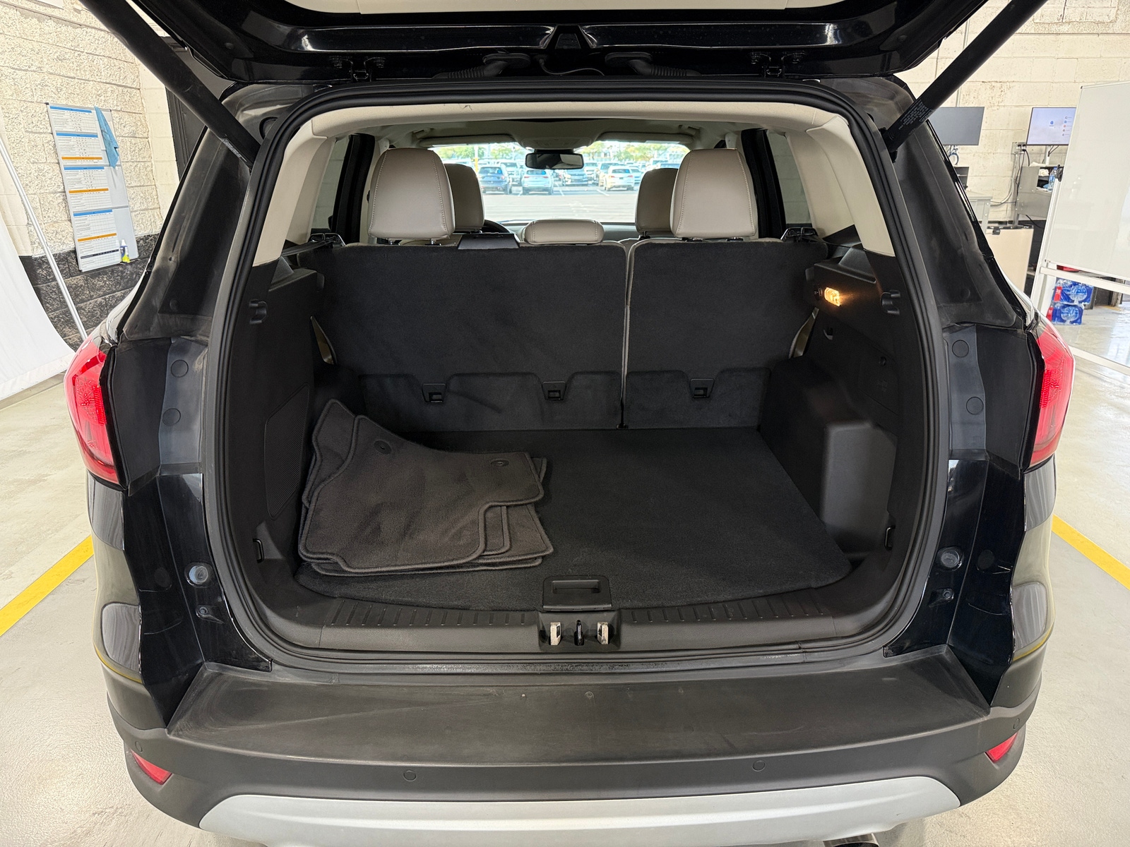 Thumbnail: 2019 Ford Escape - 6