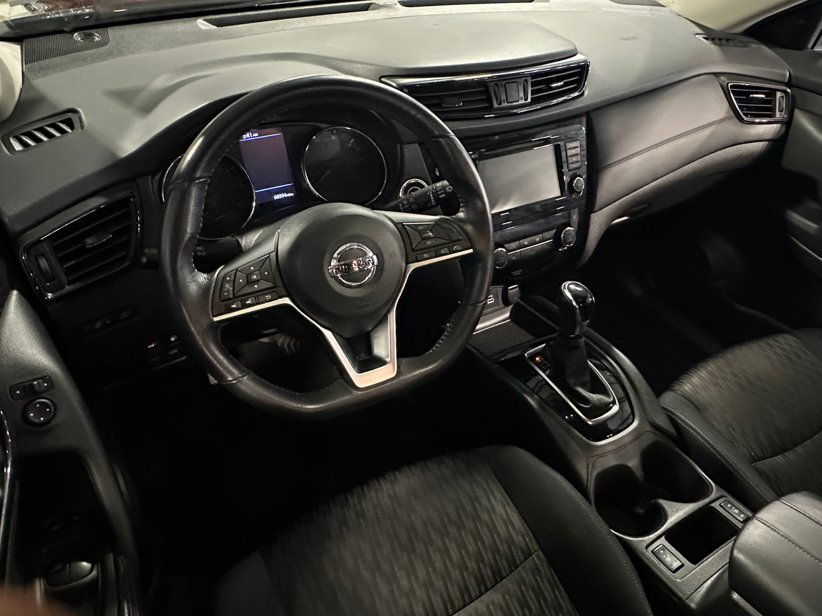 Thumbnail: 2018 Nissan Rogue - 3
