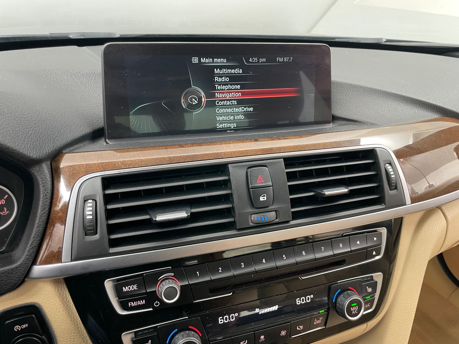Thumbnail: 2016 BMW 3 Series - 3