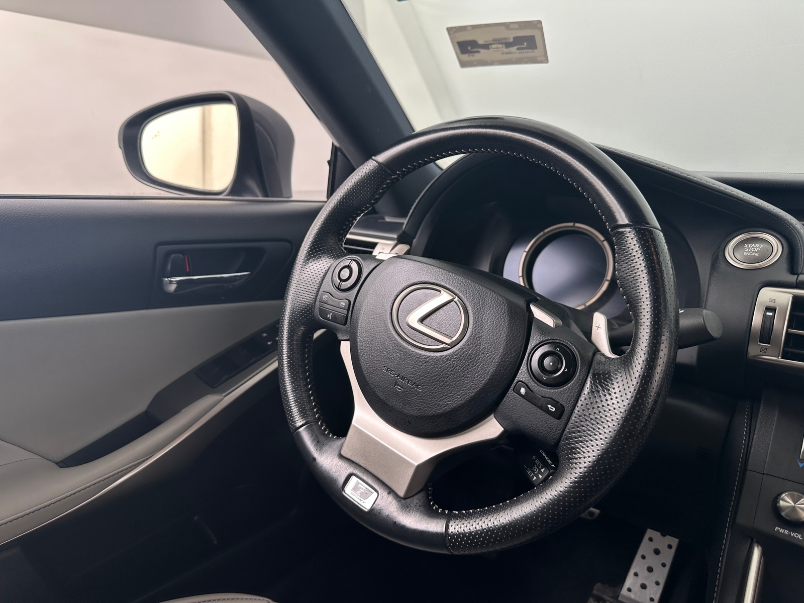Thumbnail: 2016 Lexus IS - 4