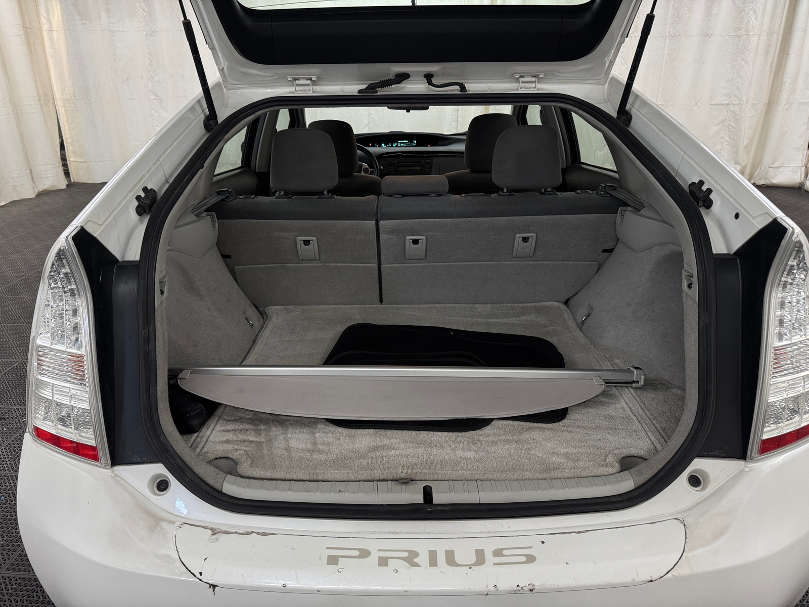 Thumbnail: 2011 Toyota Prius - 7