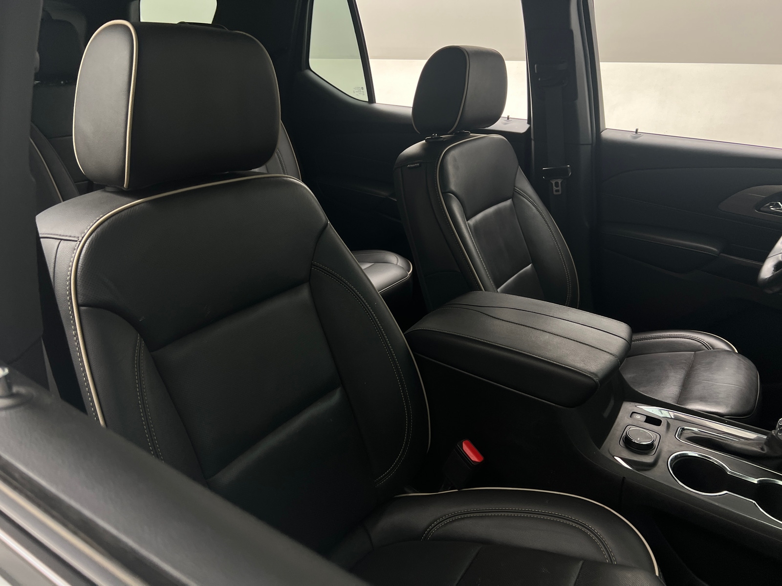 Thumbnail: 2023 Chevrolet Traverse - 2