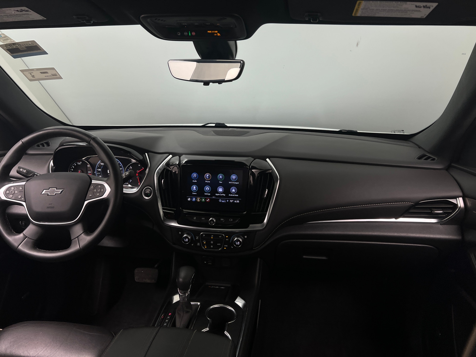 Thumbnail: 2023 Chevrolet Traverse - 3