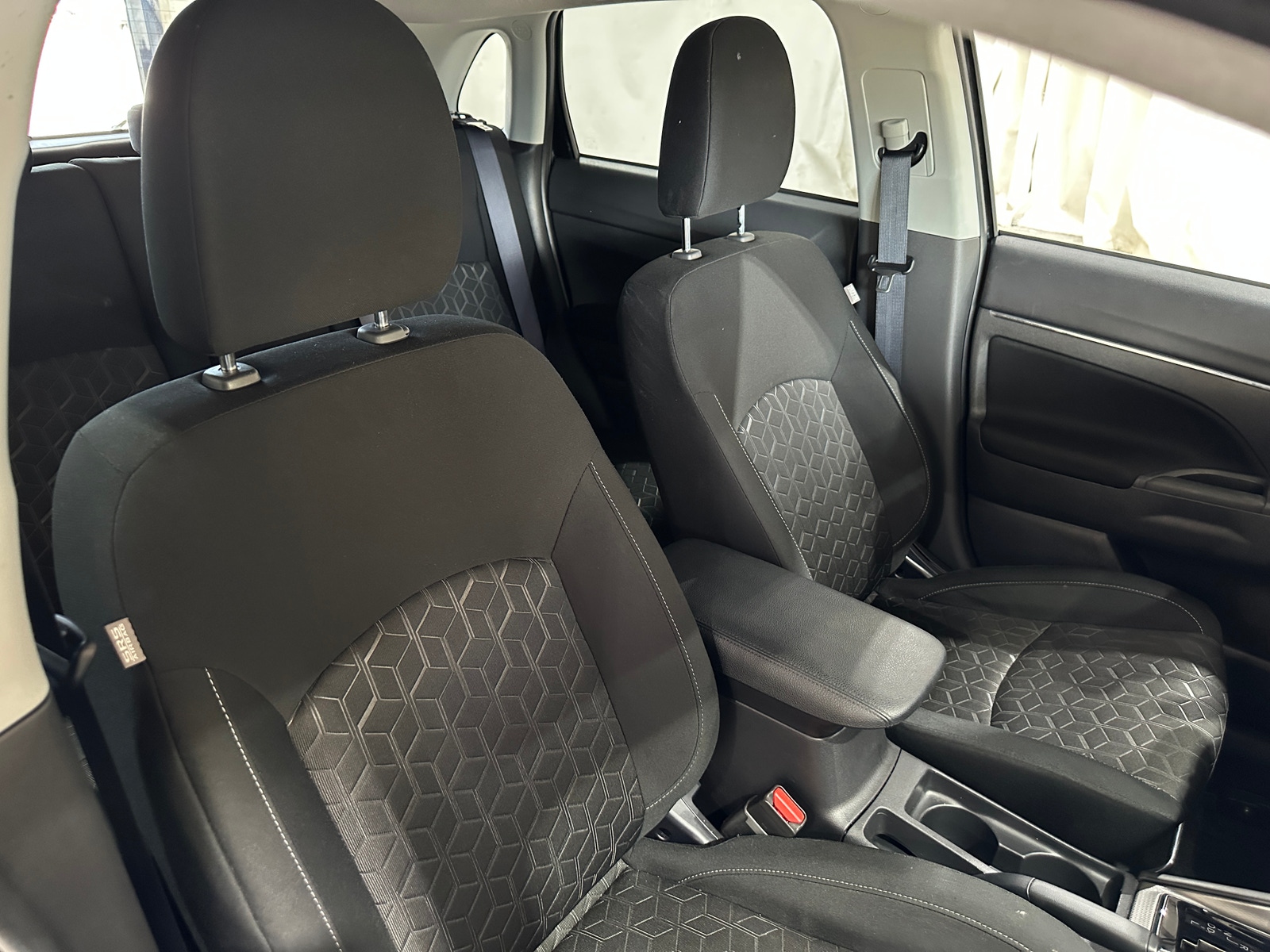 Thumbnail: 2024 Mitsubishi Outlander Sport - 2