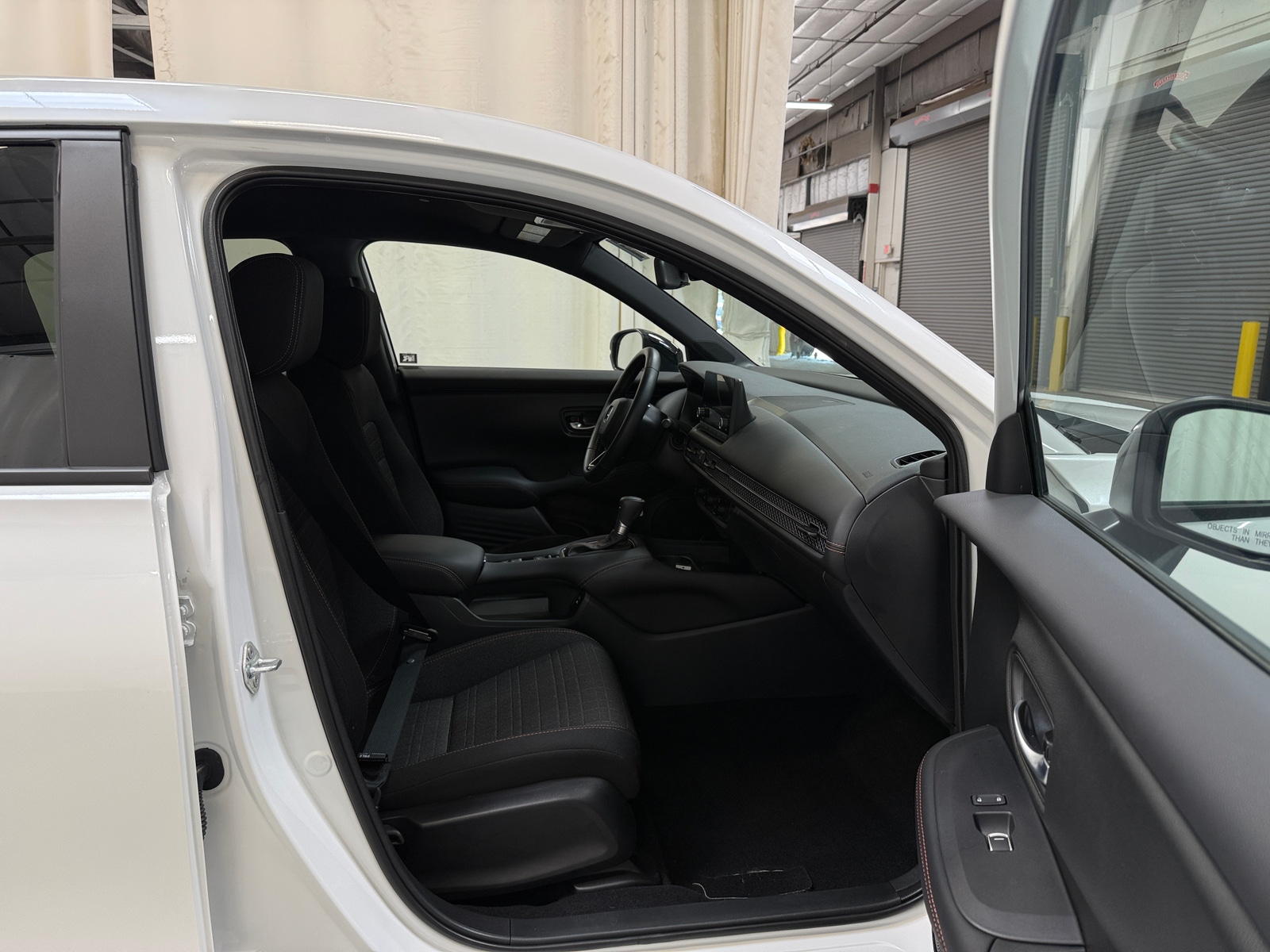 Thumbnail: 2025 Honda HR-V - 2