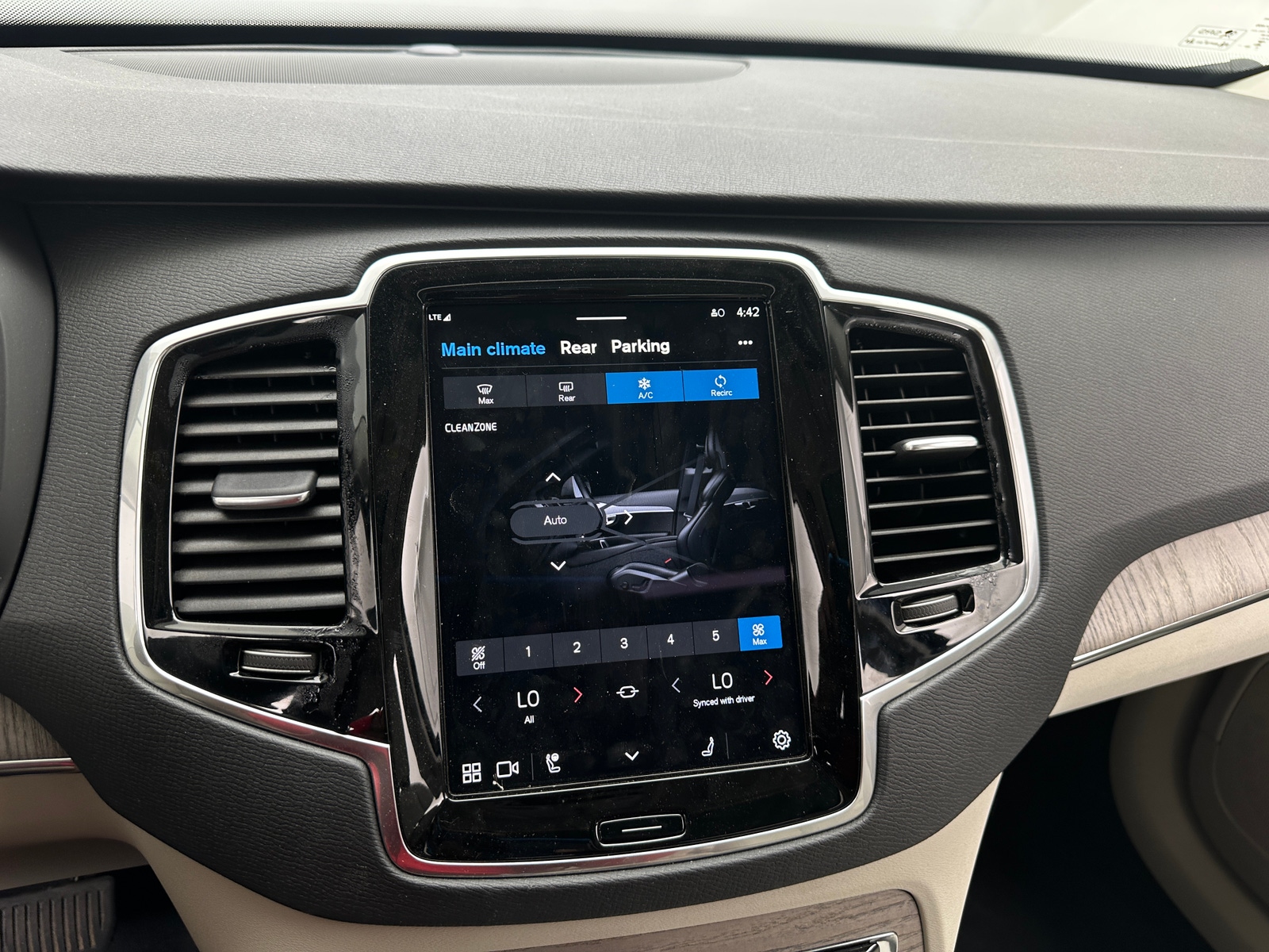 Thumbnail: 2024 Volvo XC90 - 3