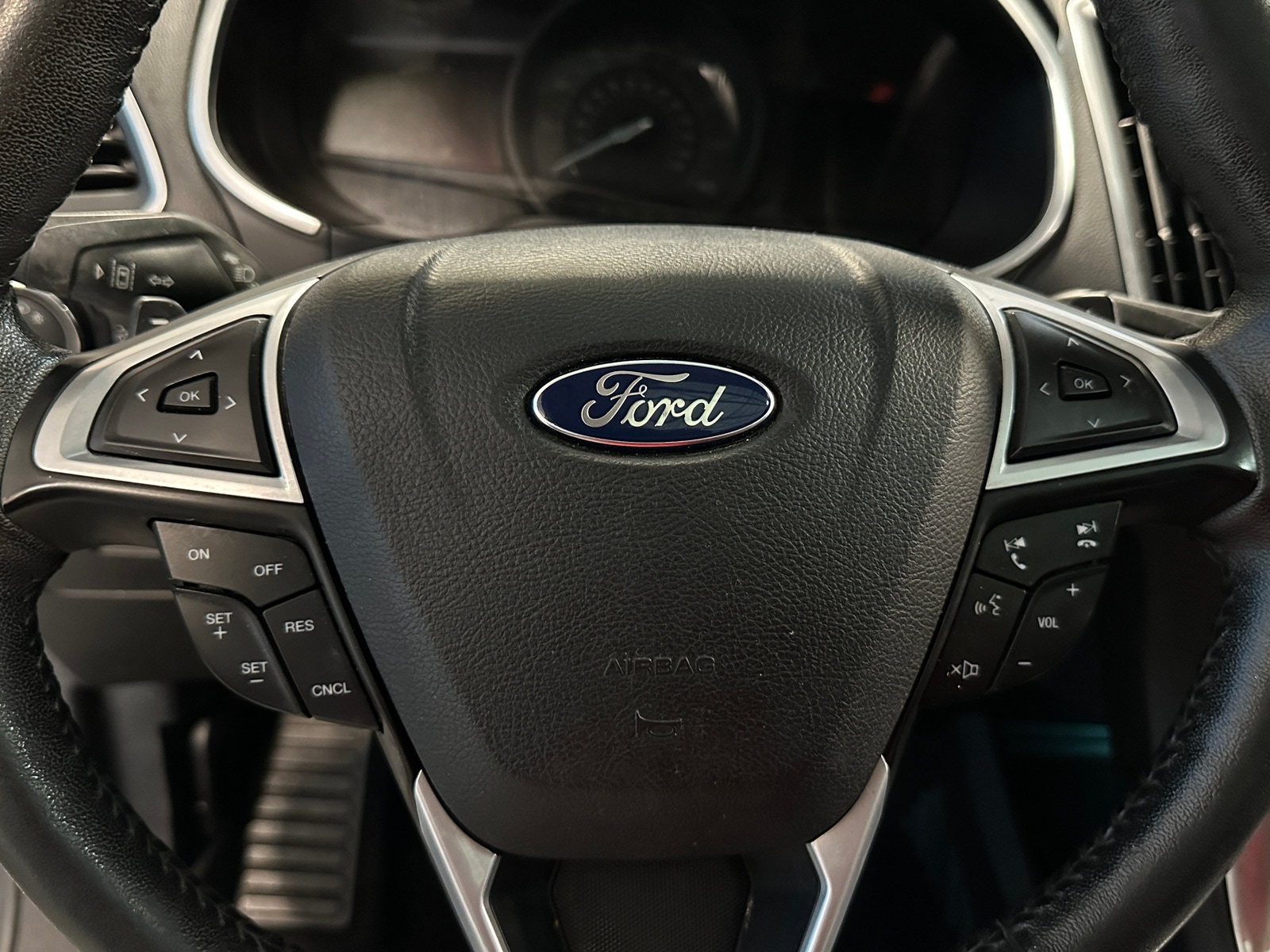 Thumbnail: 2016 Ford Edge - 4