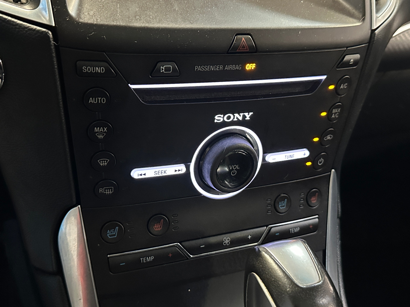 Thumbnail: 2016 Ford Edge - 3