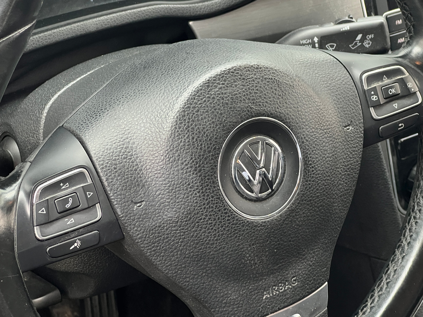 Thumbnail: 2015 Volkswagen Passat - 4