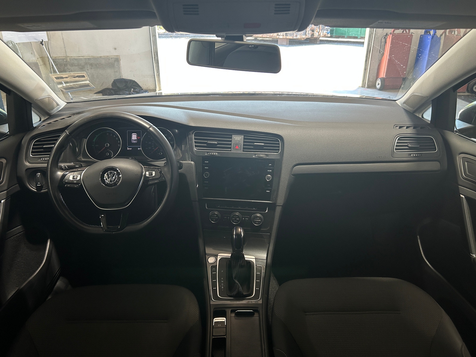 Thumbnail: 2019 Volkswagen e-Golf - 3