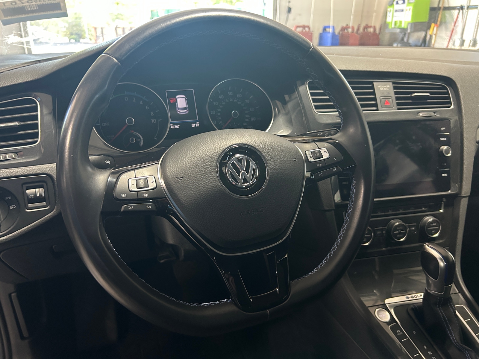 Thumbnail: 2019 Volkswagen e-Golf - 5