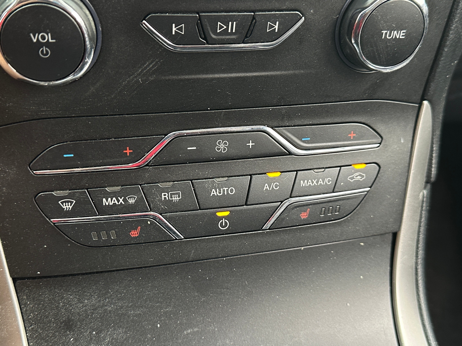 Thumbnail: 2019 Ford Edge - 4