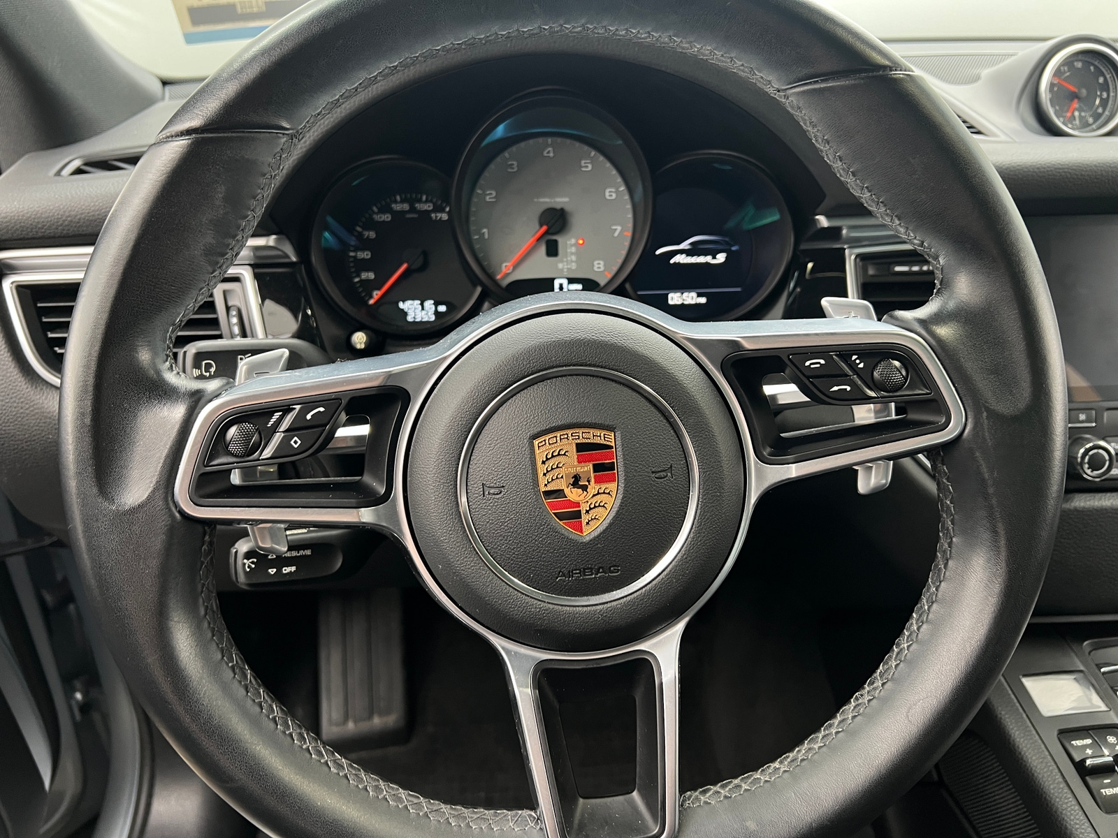 Thumbnail: 2018 Porsche Macan - 4