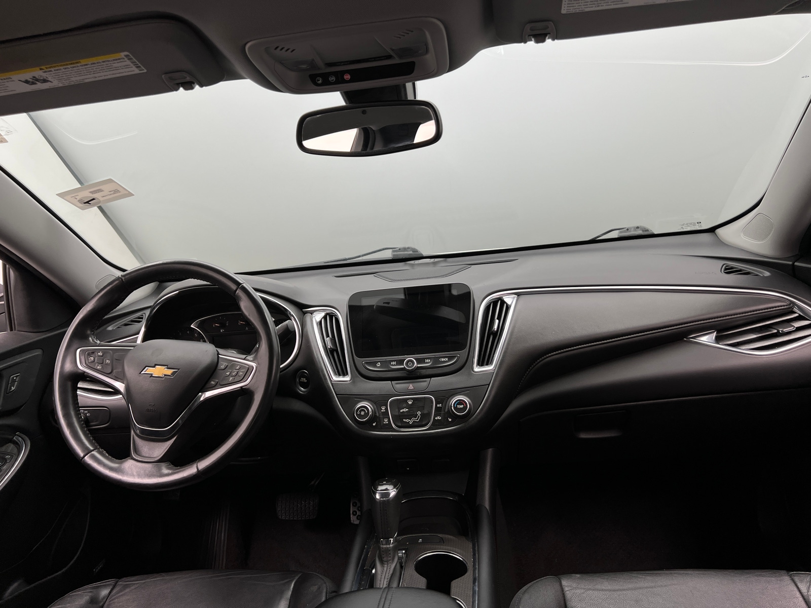Thumbnail: 2018 Chevrolet Malibu - 3