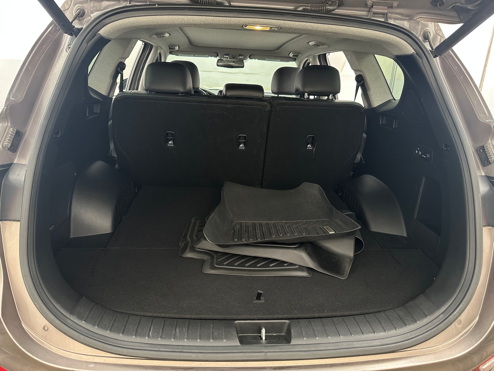Thumbnail: 2019 Hyundai Santa Fe - 6