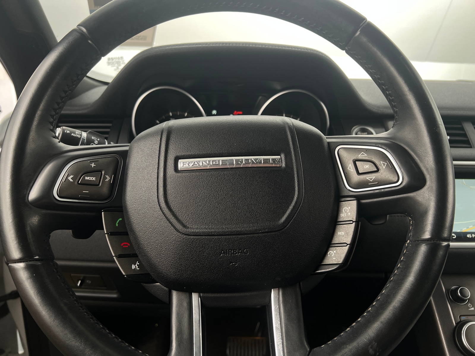 Thumbnail: 2018 Land Rover Range Rover Evoque - 4