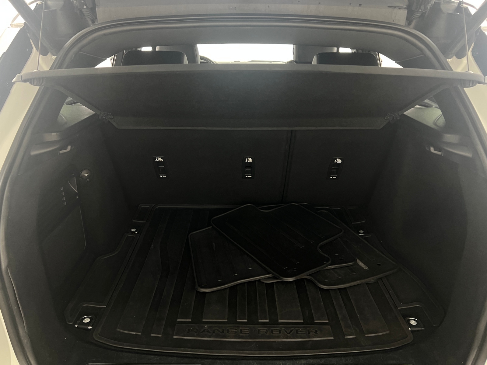 Thumbnail: 2018 Land Rover Range Rover Evoque - 6