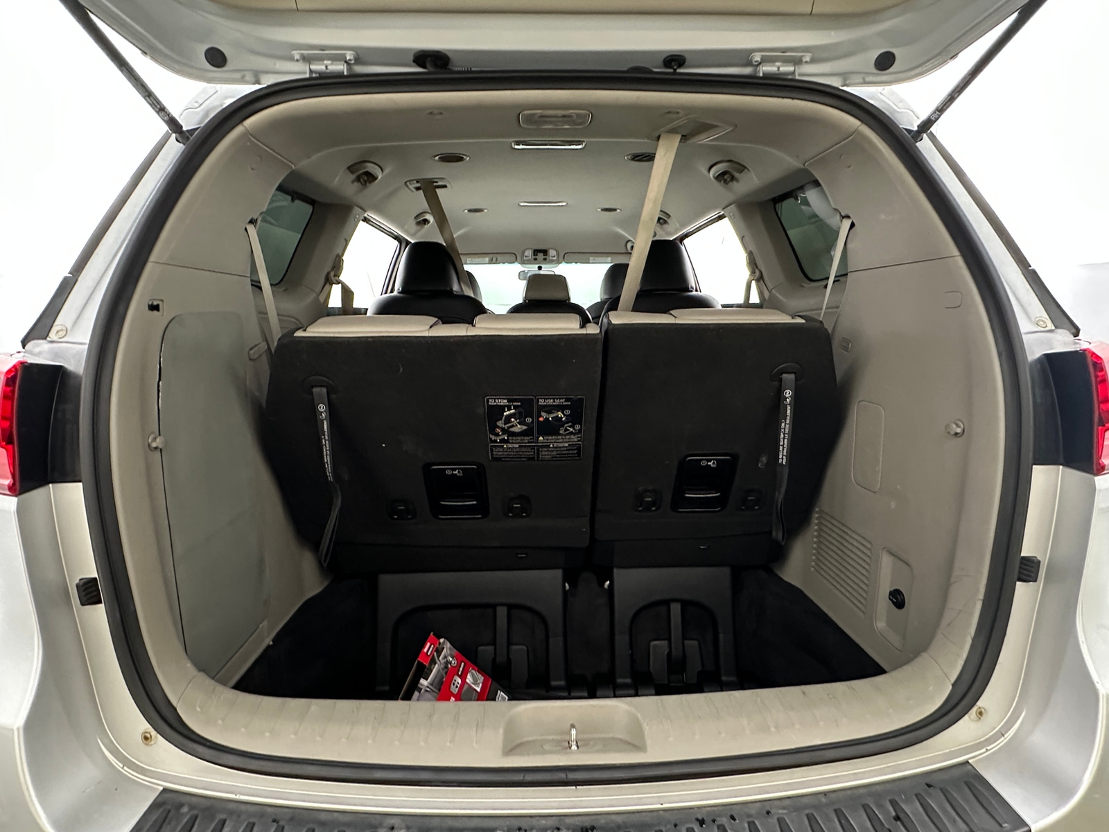 Thumbnail: 2019 Kia Sedona - 6