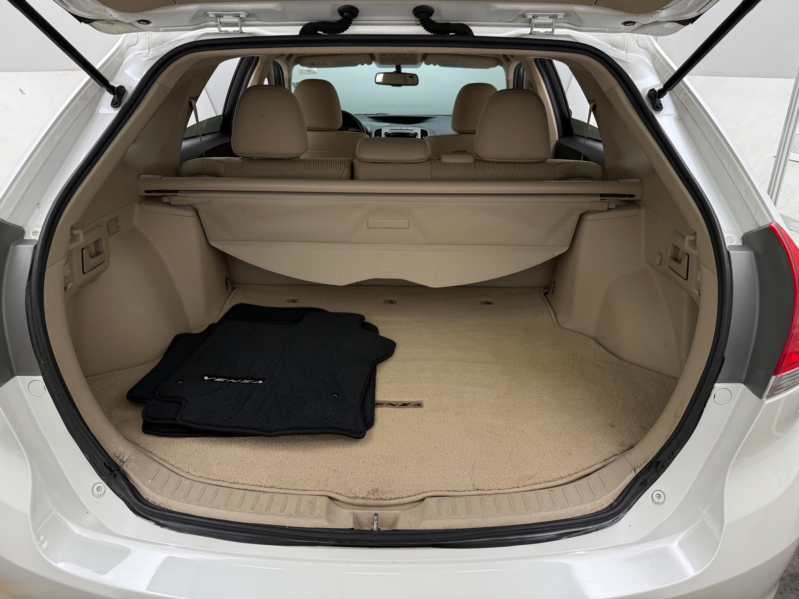 Thumbnail: 2012 Toyota Venza - 7