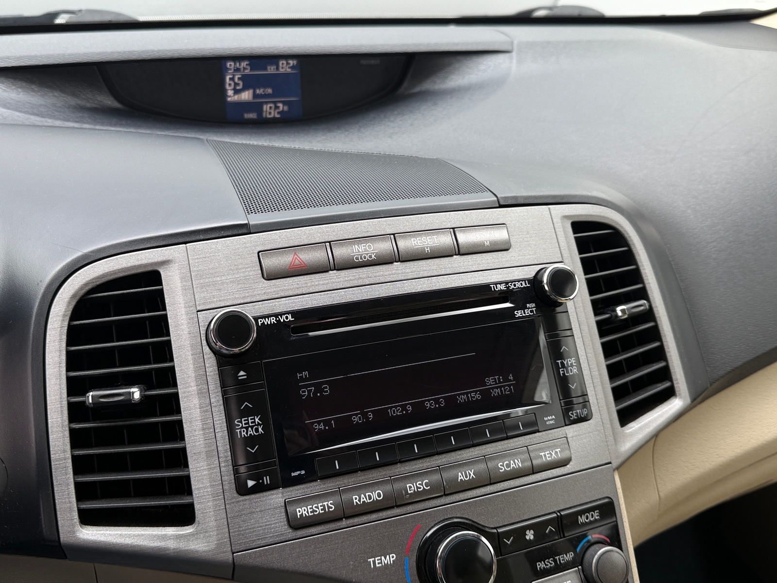 Thumbnail: 2012 Toyota Venza - 4