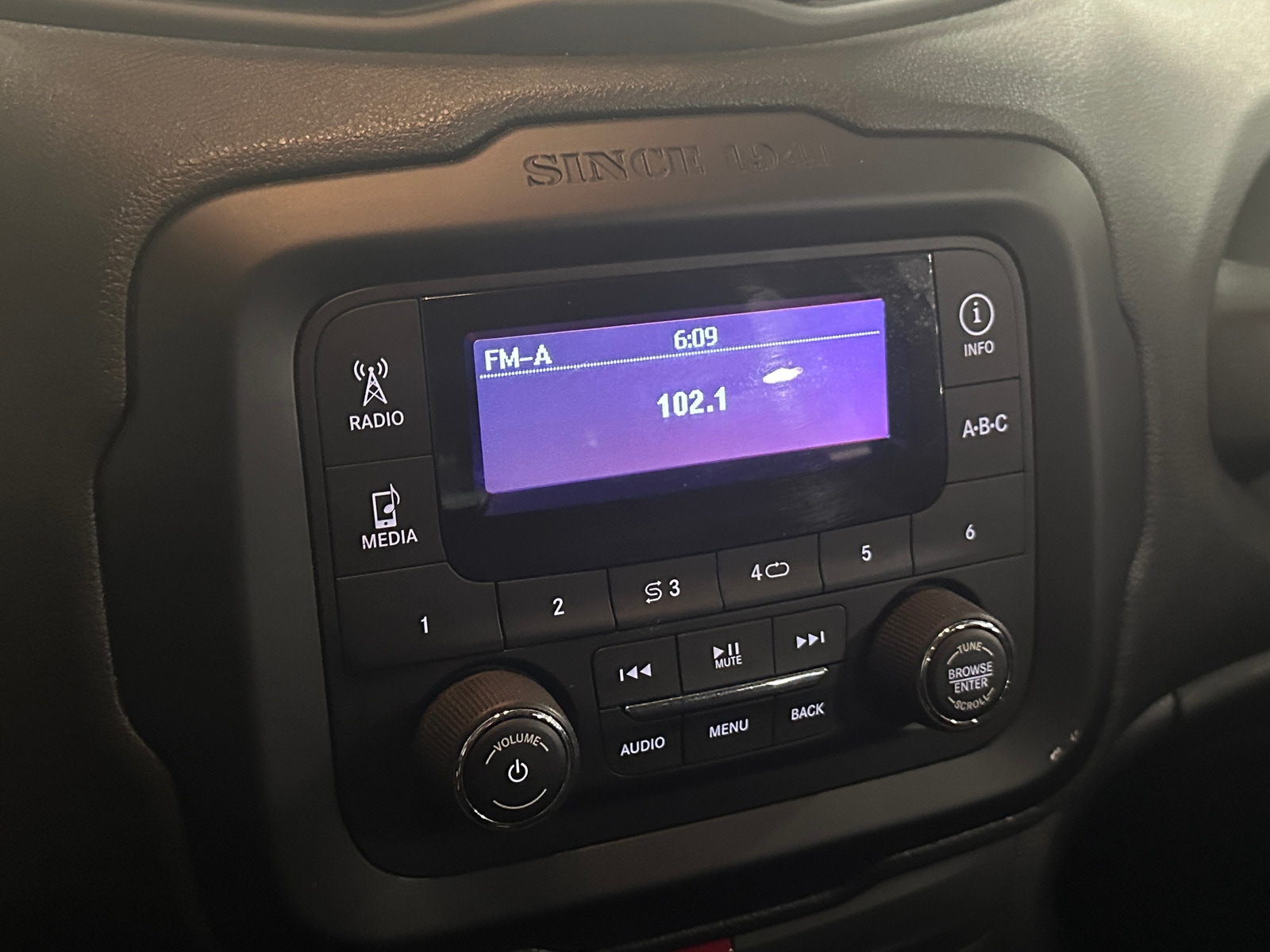 Thumbnail: 2017 Jeep Renegade - 4