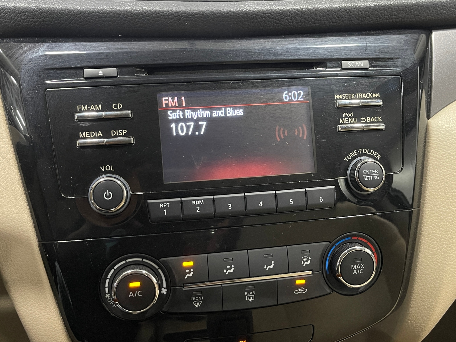 Thumbnail: 2014 Nissan Rogue - 4