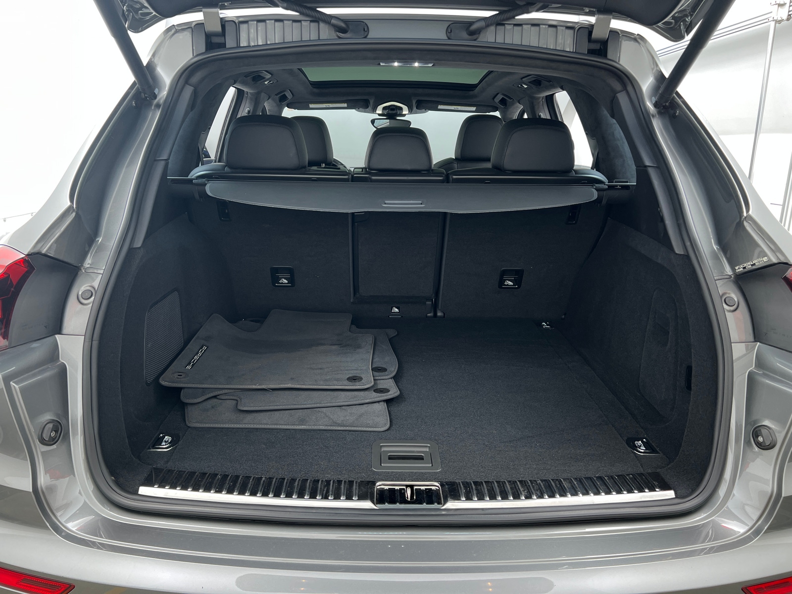 Thumbnail: 2016 Porsche Cayenne - 6