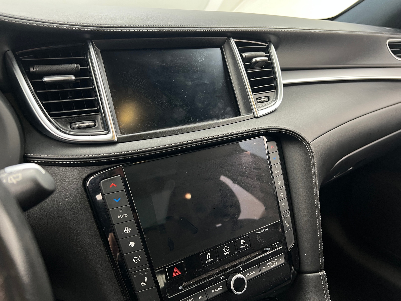 Thumbnail: 2020 INFINITI QX50 - 3