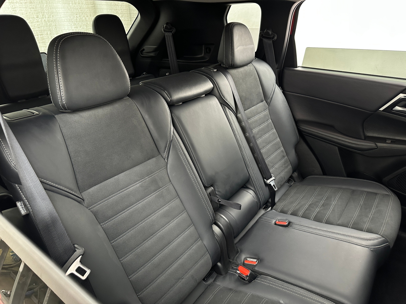 Thumbnail: 2024 Mitsubishi Outlander - 5