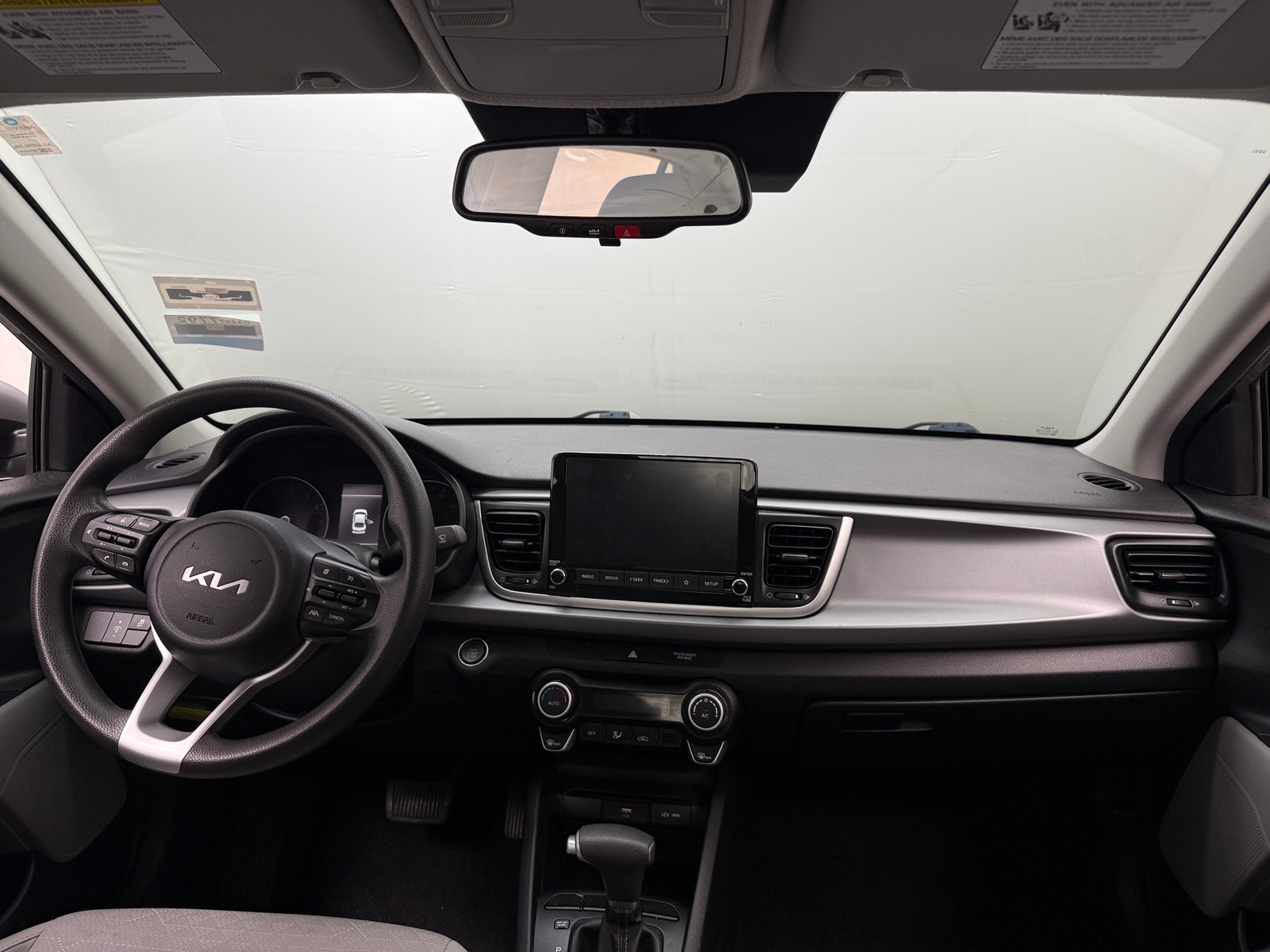 Thumbnail: 2023 Kia Rio - 3